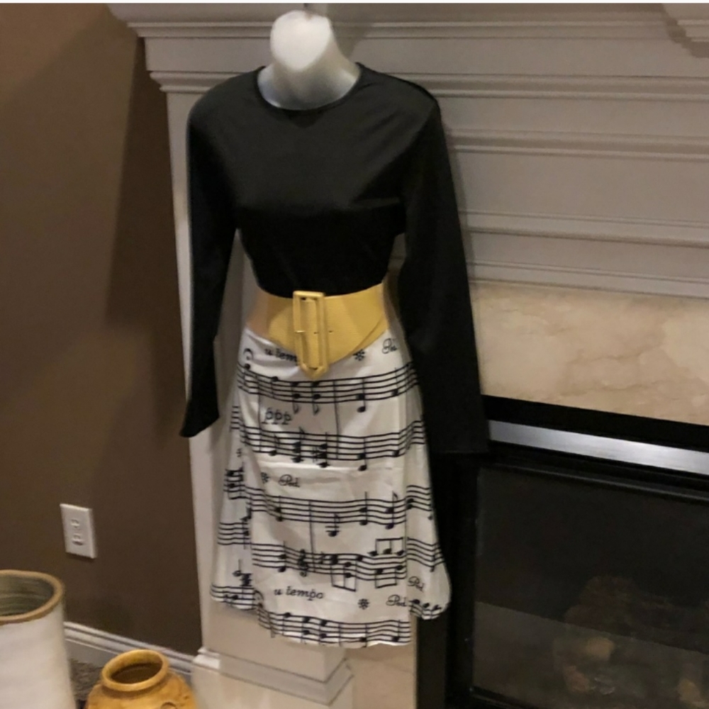Very chic music note dress!